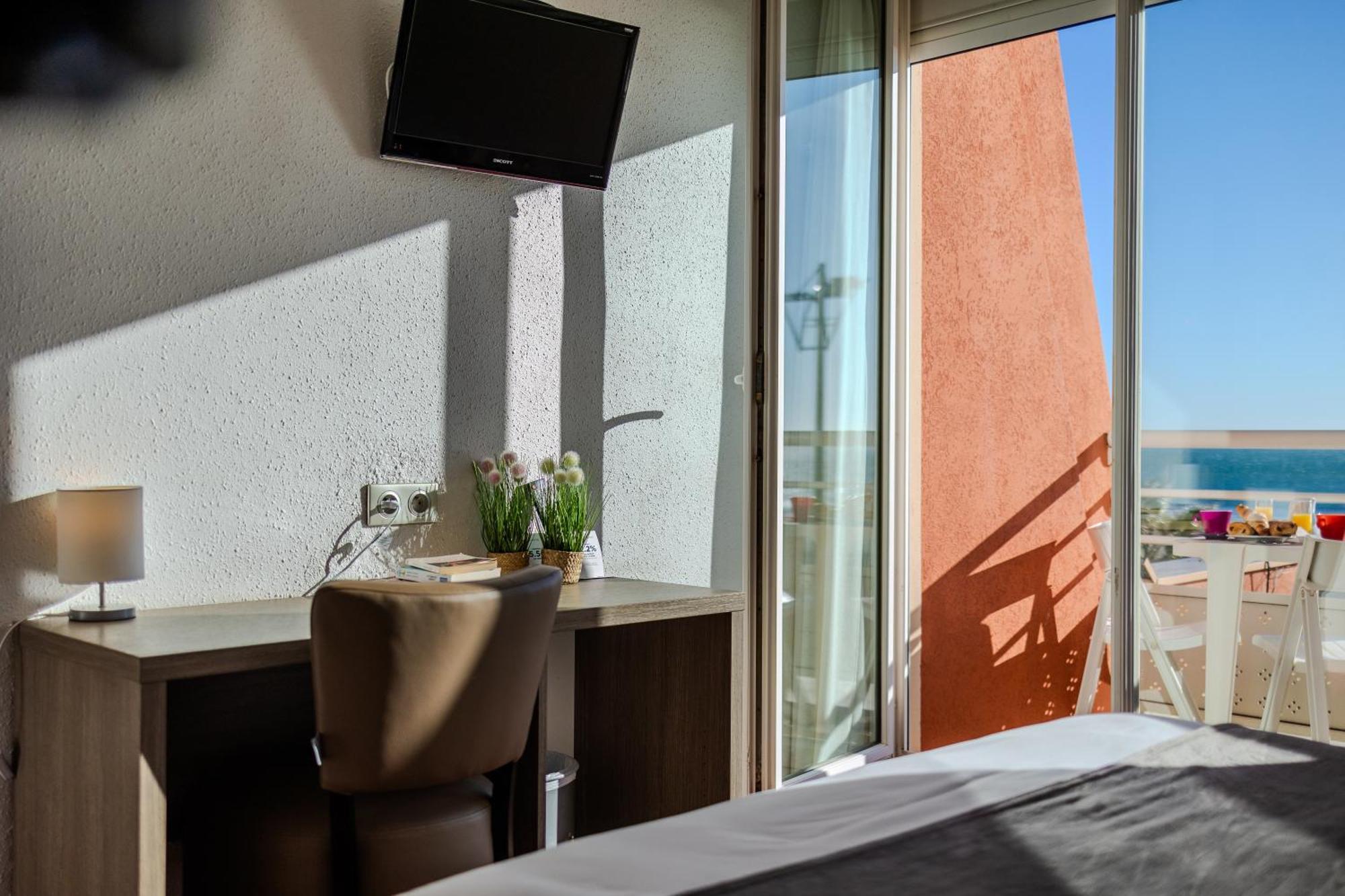 Logis Hotel & Restaurant Mediterranee Port-la-Nouvelle Ngoại thất bức ảnh