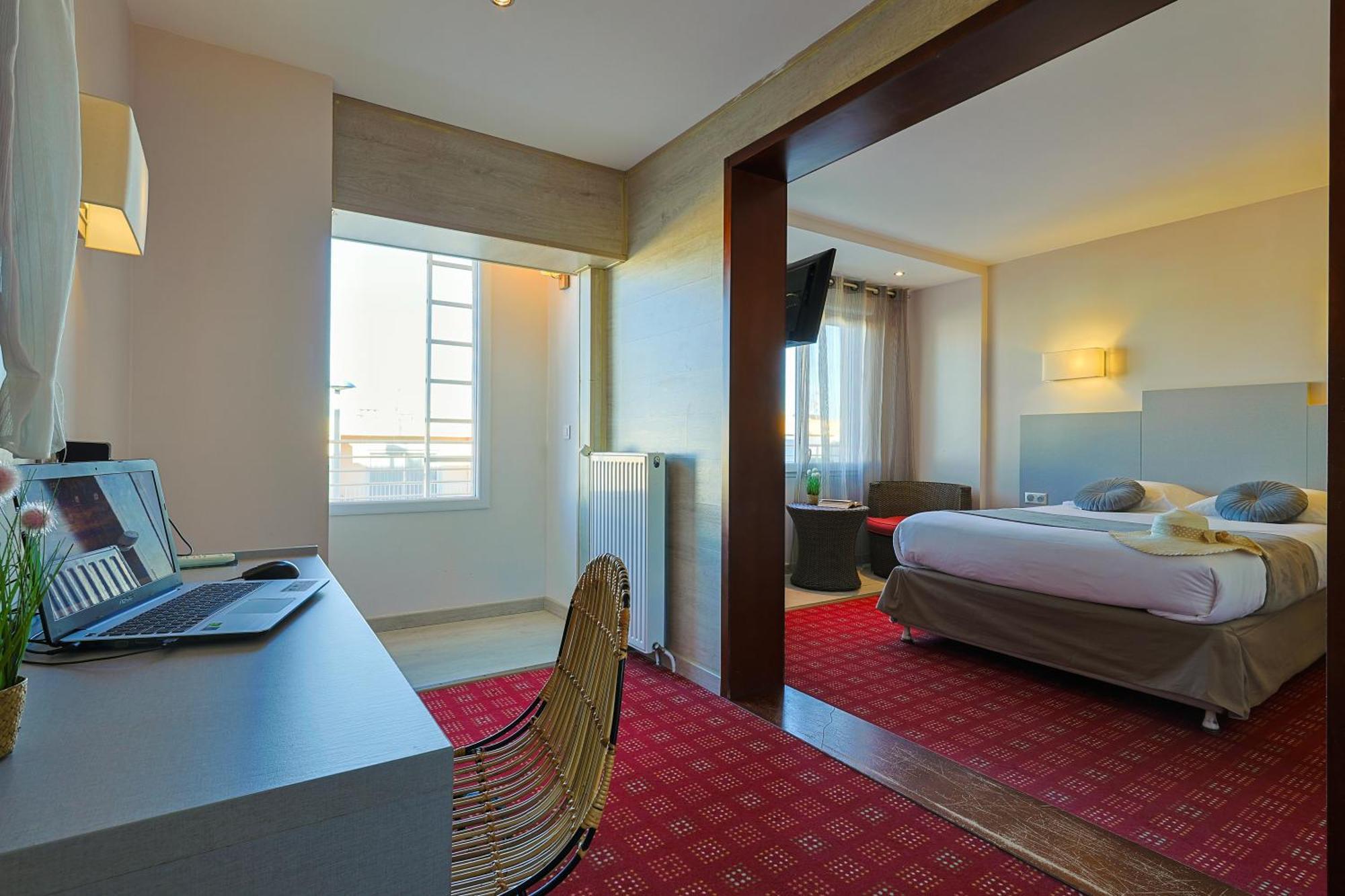 Logis Hotel & Restaurant Mediterranee Port-la-Nouvelle Ngoại thất bức ảnh