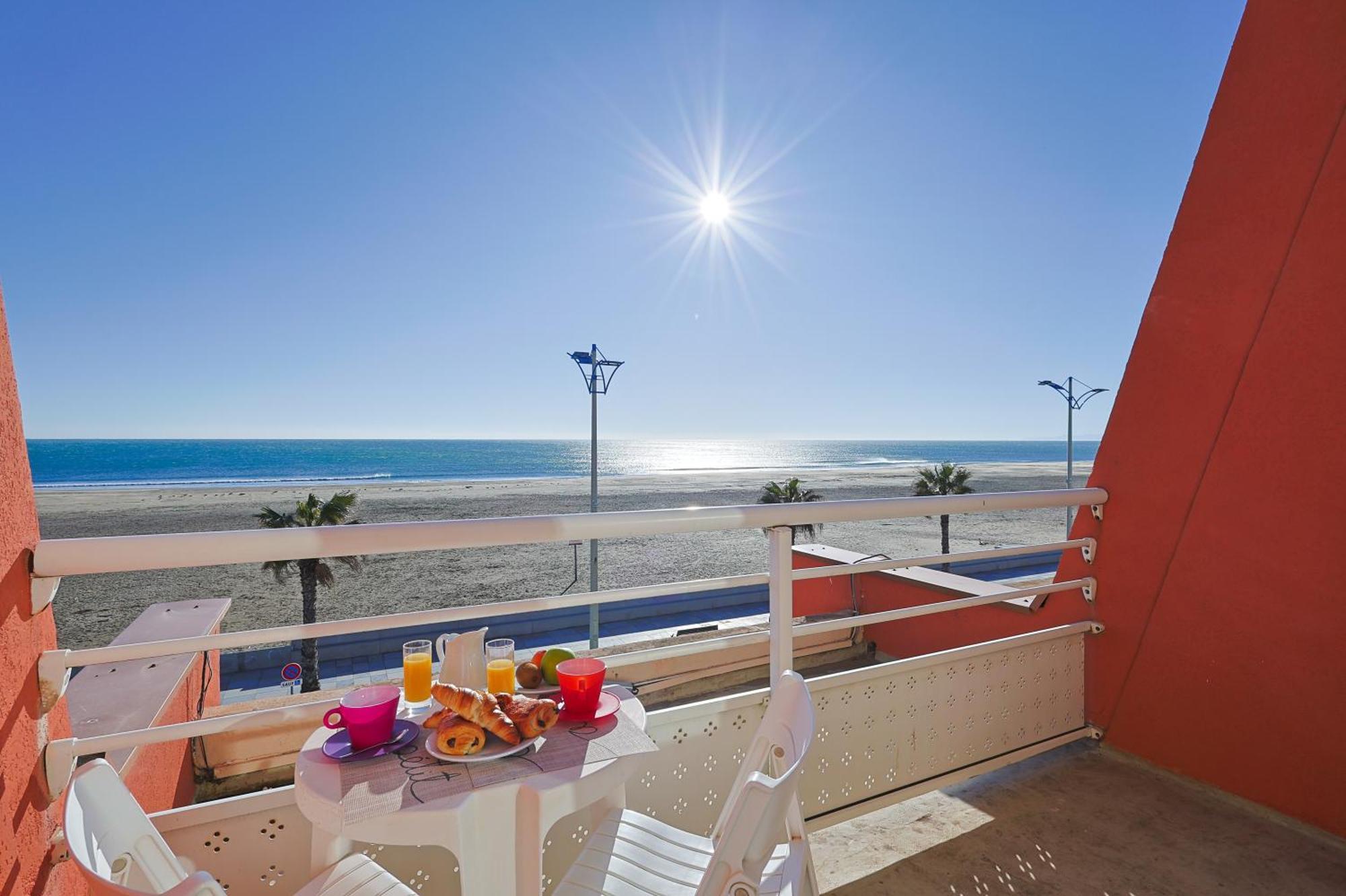 Logis Hotel & Restaurant Mediterranee Port-la-Nouvelle Ngoại thất bức ảnh